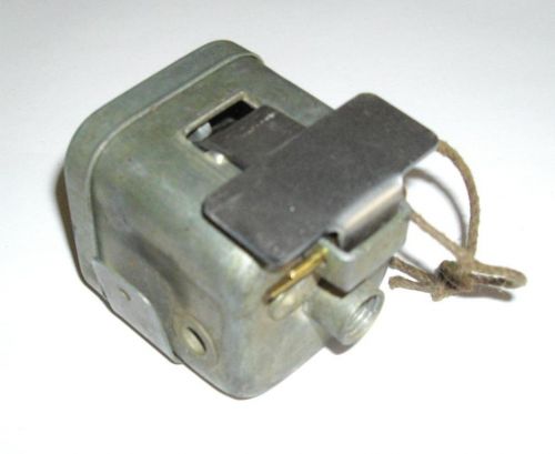 M1A1 pressure release switch