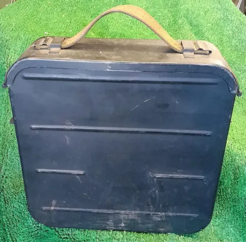 Maxim 1910 Black ammo box and belt 