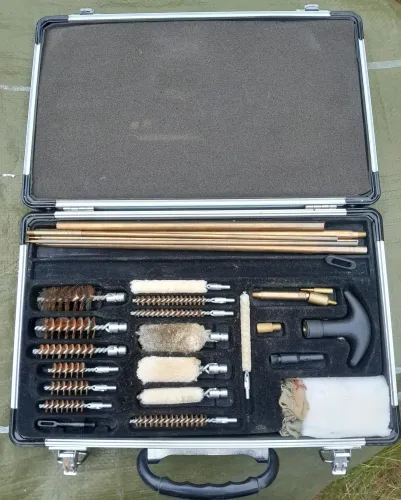 Universal Cleaning kit set in case